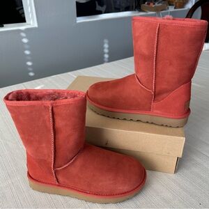 UGG CLASSIC SHORT ll BOOT